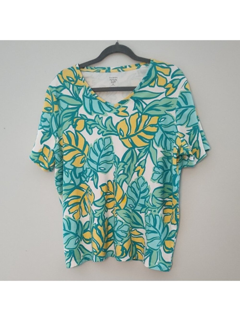 Kim Rogers T Shirt Top Size XL Tropical Hawaiian Print Floral Spring Summer Top